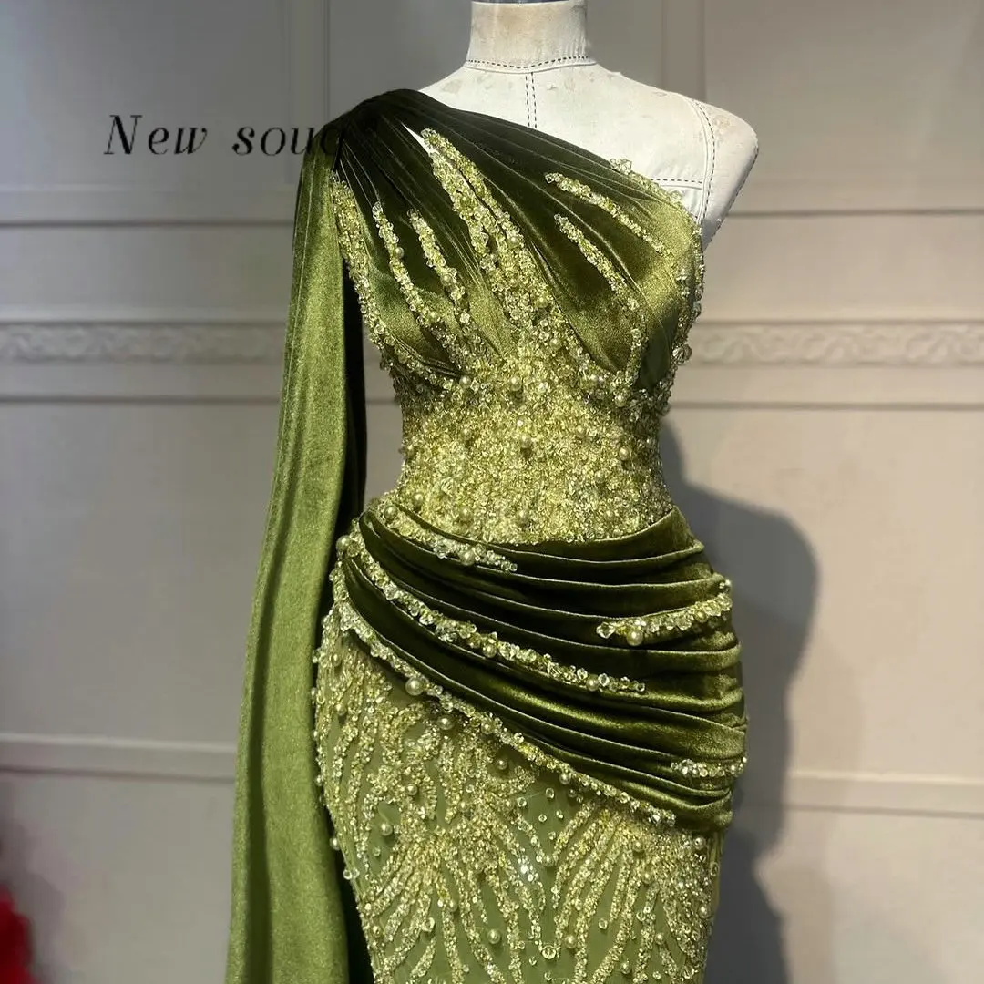 Grüne One-Shoulder-Meerjungfrau-Abendkleider, maßgeschneidert, elegante formelle Hochzeits-Party-Kleider für Frauen, lange Perlen-Pailletten-Abschlussball-Robe
