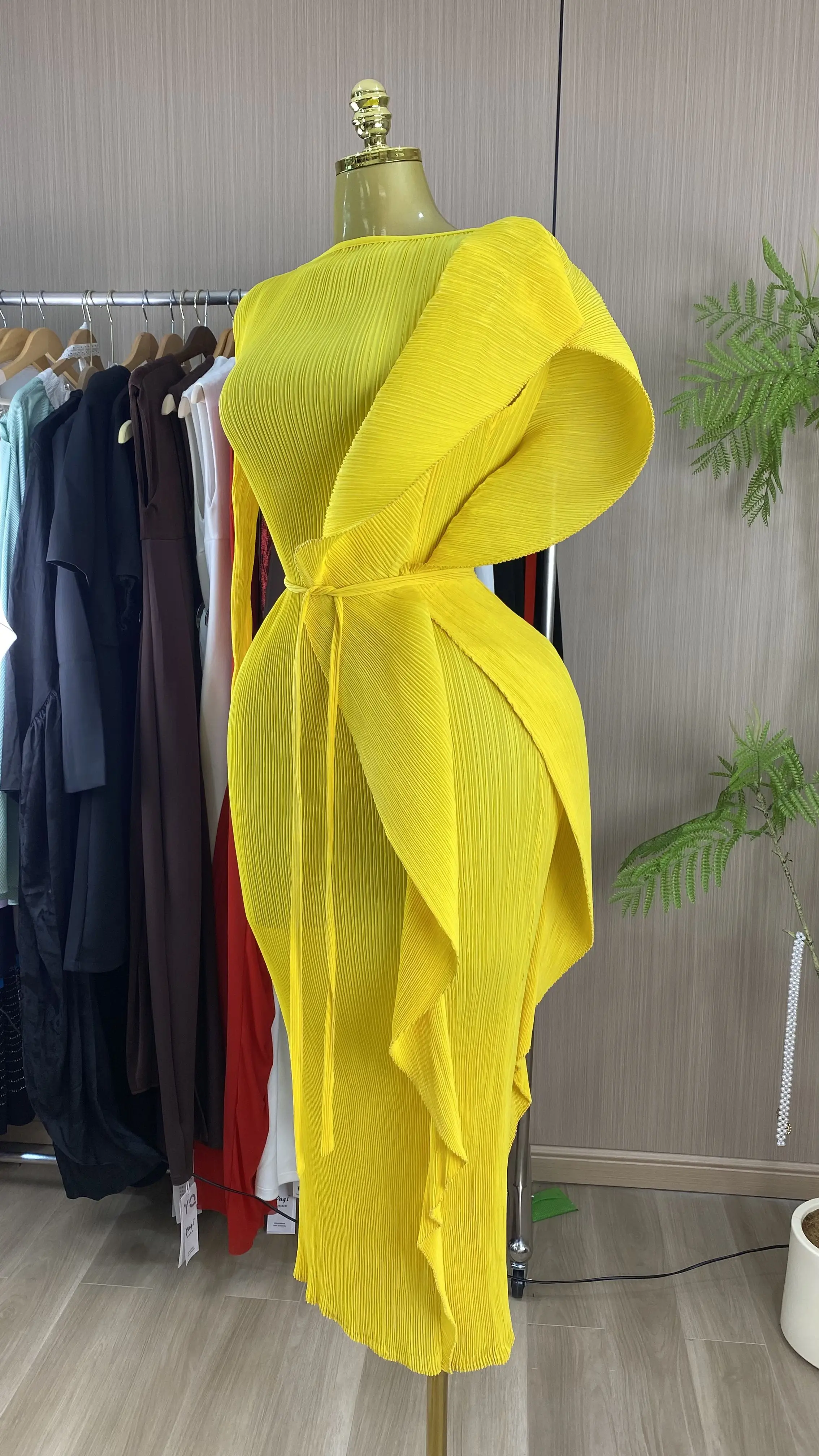 Elegant Women's Off-Shoulder Pleated Evening Gown – New Solid-Color Empire Waist Design-GZXX945