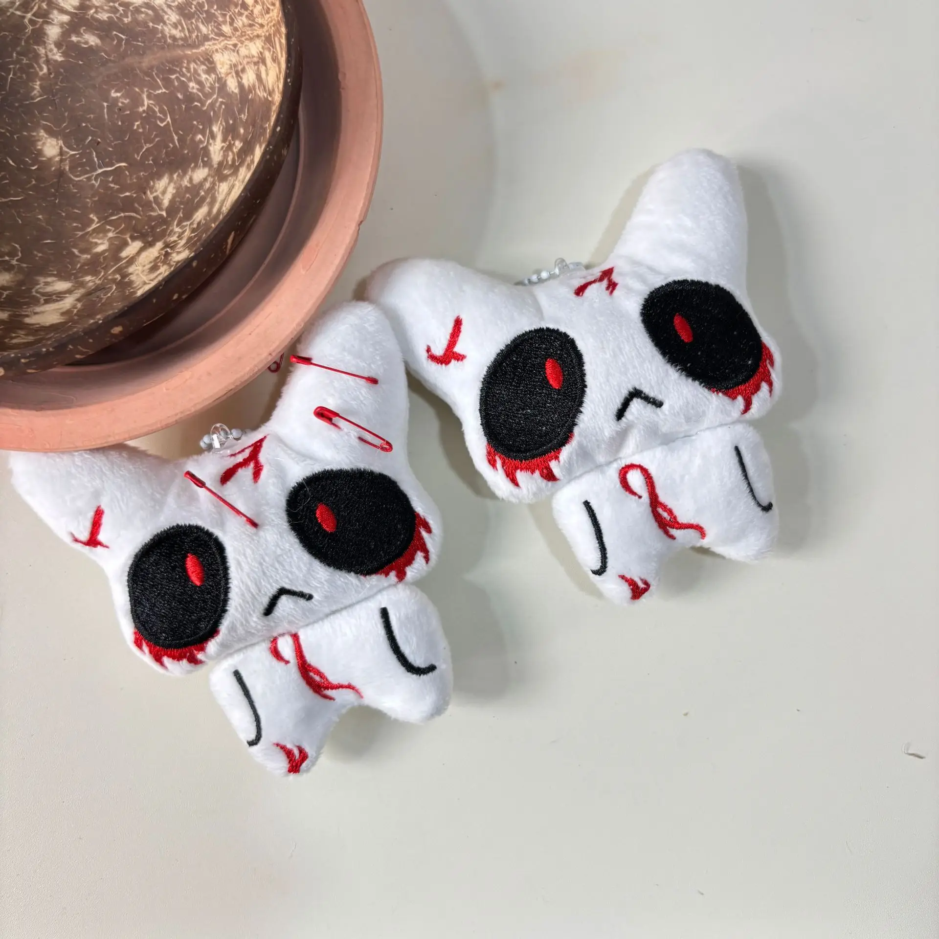 Nuovo Halloween Spezzato Piccolo Sacchetto di Sangue Ago Stuck Fantasma Peluche Portachiavi Creativo Divertente Horror Fantasma Peluche Bambola Regalo di Festa