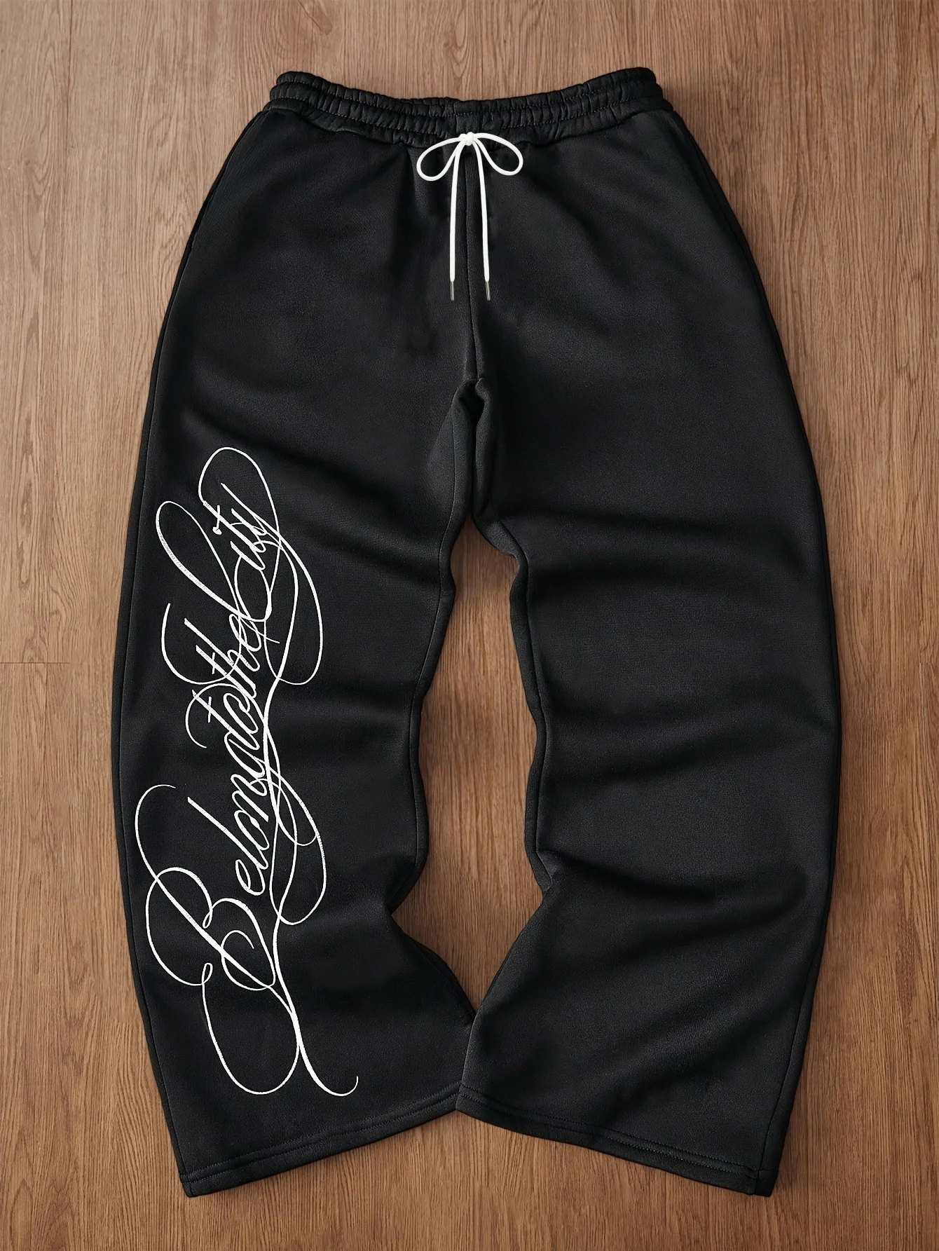 Herren Oversize-Freizeithose Schwarz Elegantes Schriftzug-Design Elastischer Bund Weites Bein Täglicher Streetstyle Jogginghose Kinder – Detail 8