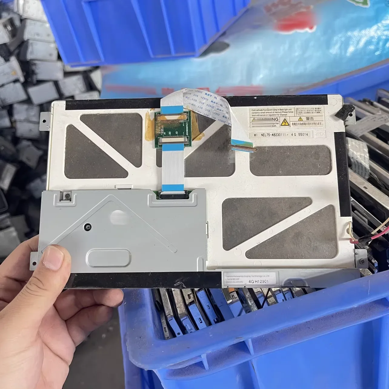 

Оригинальный 9-дюймовый промышленный дисплей LCD LTA090B230F