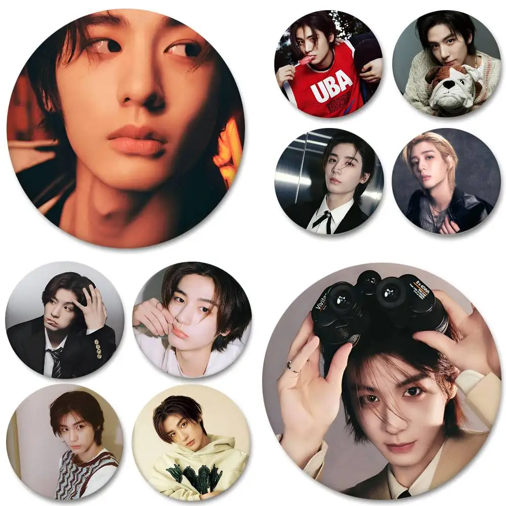 Korean K-pop Group Singer LEEHAN Round Badge Creative Brooch Clothing Backpack Accessories Lapel Pin