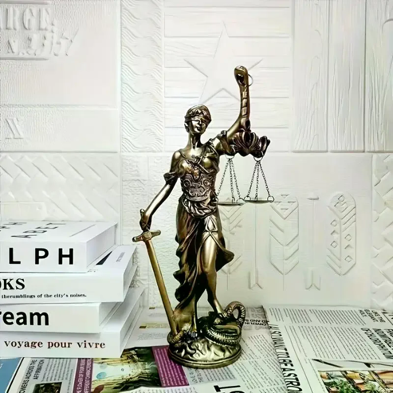 1Pcs Living Room Office Desk Decoration European Style Creative Retro Home Imitation Copper Goddess Of Justice Ornament