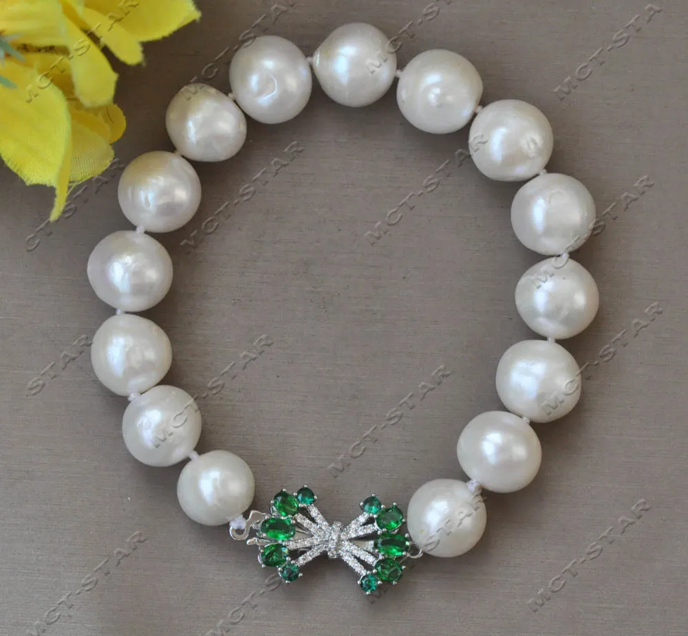 

Z13075 Браслет из белого круглого пресноводного жемчуга 8 дюймов, 13 мм, зеленая застежка с фианитом