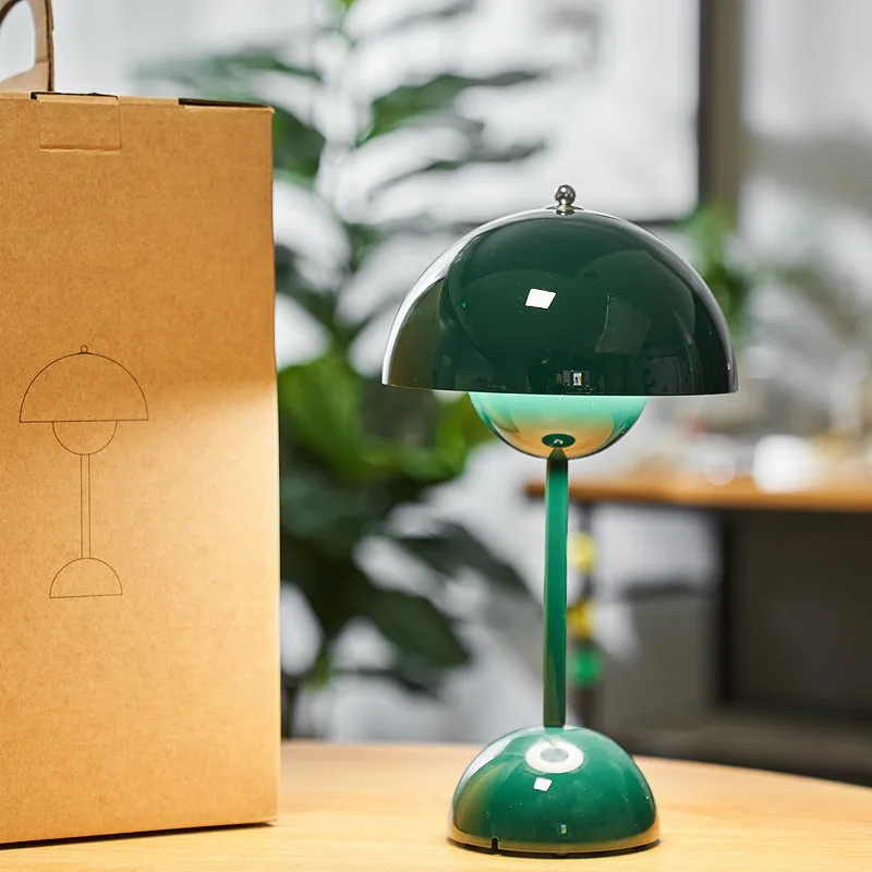 2025 New Danish Bud Retro Table Lamp American Charging Table Lamp Touch Nordic Decorative Table Lamp