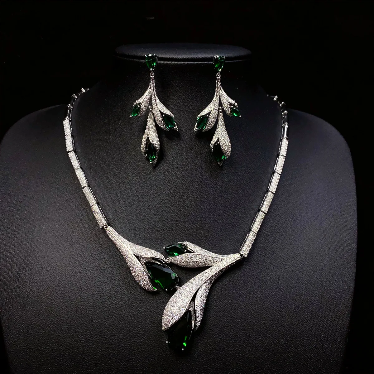 tulip flowers Necklace Earrings Vintage Jewelry Set for Women's Wedding party Accessories  green white red blue