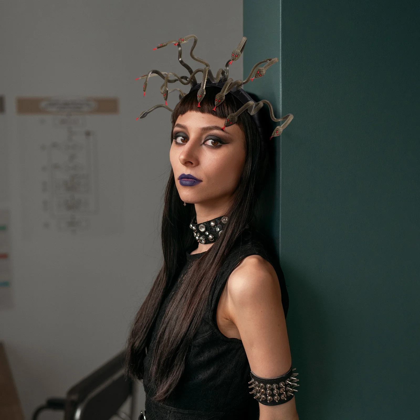 

Medusa Snake Headband Universal Size Sturdy Plastic Halloween Costume Party Masquerade Mardi Gras Cosplay Medusa Costume