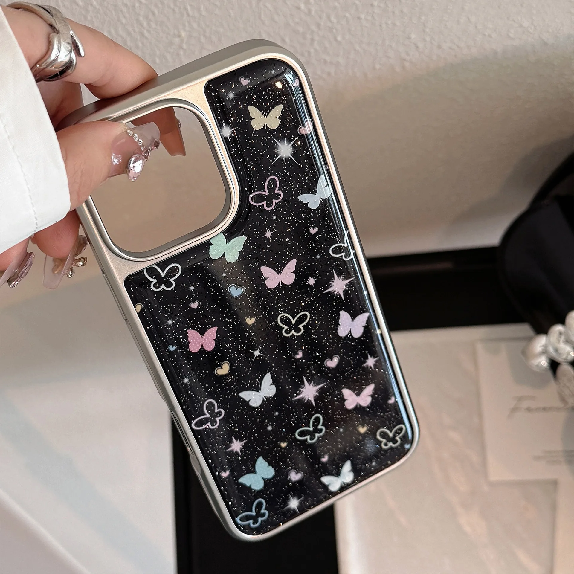 Coque de téléphone coréenne à plein écran avec bordure argentée et paillettes papillon, étui rigide antichoc pour iPhone 17 15 13 12 14 16 Pro Max
