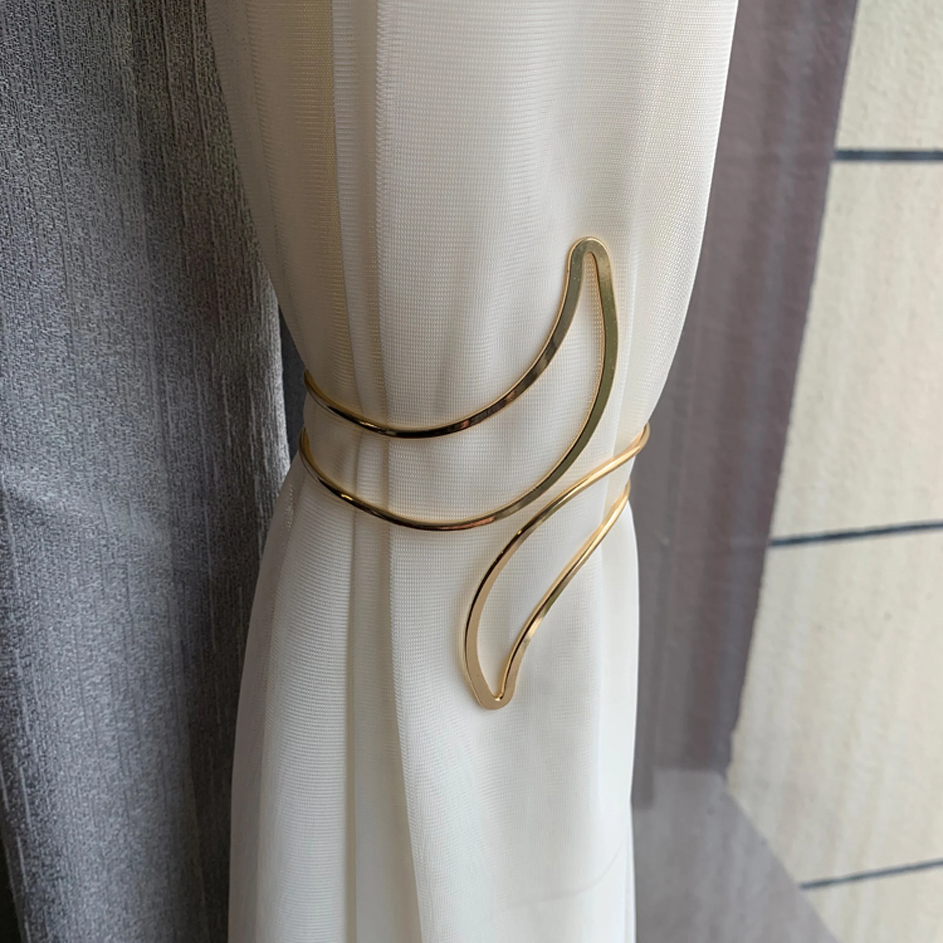 2pcs Modern Minimalist Metal Geometric Moon Pattern Design Curtain Tiebacks, For Bedroom, Living Room, Office, Study Curtains