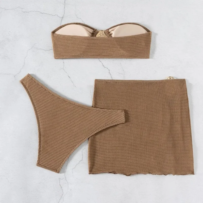 

Сексуальное бикини-бандо, женский купальник, металлическое украшение, разделенный комплект бикини, сетчатая юбка, накидка, комплект из трех предметов, пляжный купальный костюм, новый