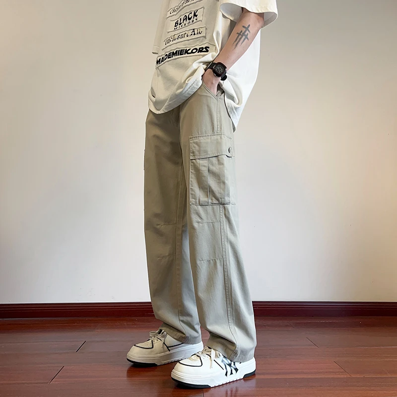 

Комбинезон мужской прямой, на молнии, с несколькими карманами