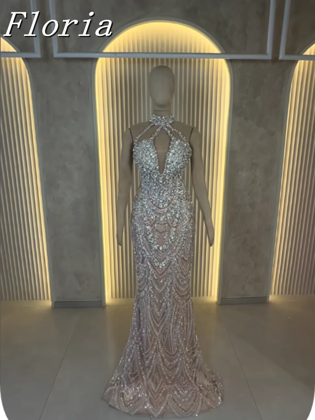

Sexy Nude Mesh Long Dress Shiny Sequins Rhinestone Bodice Patchwork Beaded Celebrity Evening Party Gowns