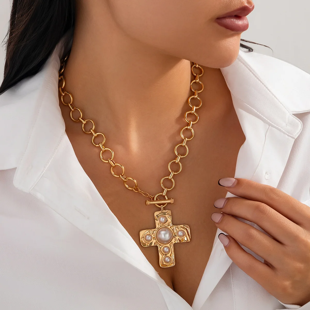 

New Fashion Women's Cross Pendant Necklace Inlaid Imitation Pearls O-Chains Punk Jewelry Necklaces Neck Accessories Gifts