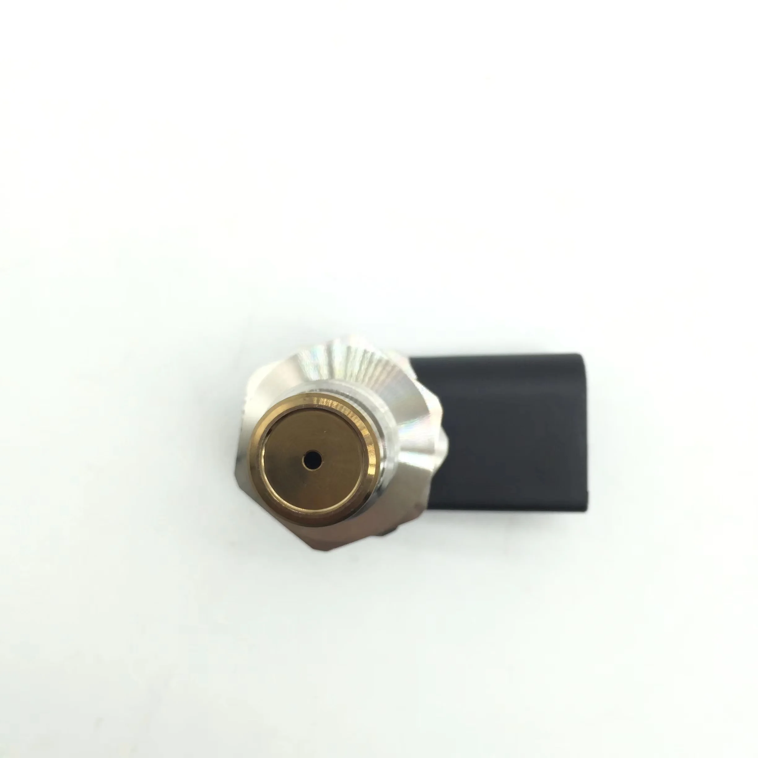 1800Bar CR Fuel Rail Pressure FRP Sensor FOR BMW X3 X5 X6 E46 E53 E60 E61 E63 E71 E72 335d 320d 330d 3.0L 0281002497 13537787167 - view 3