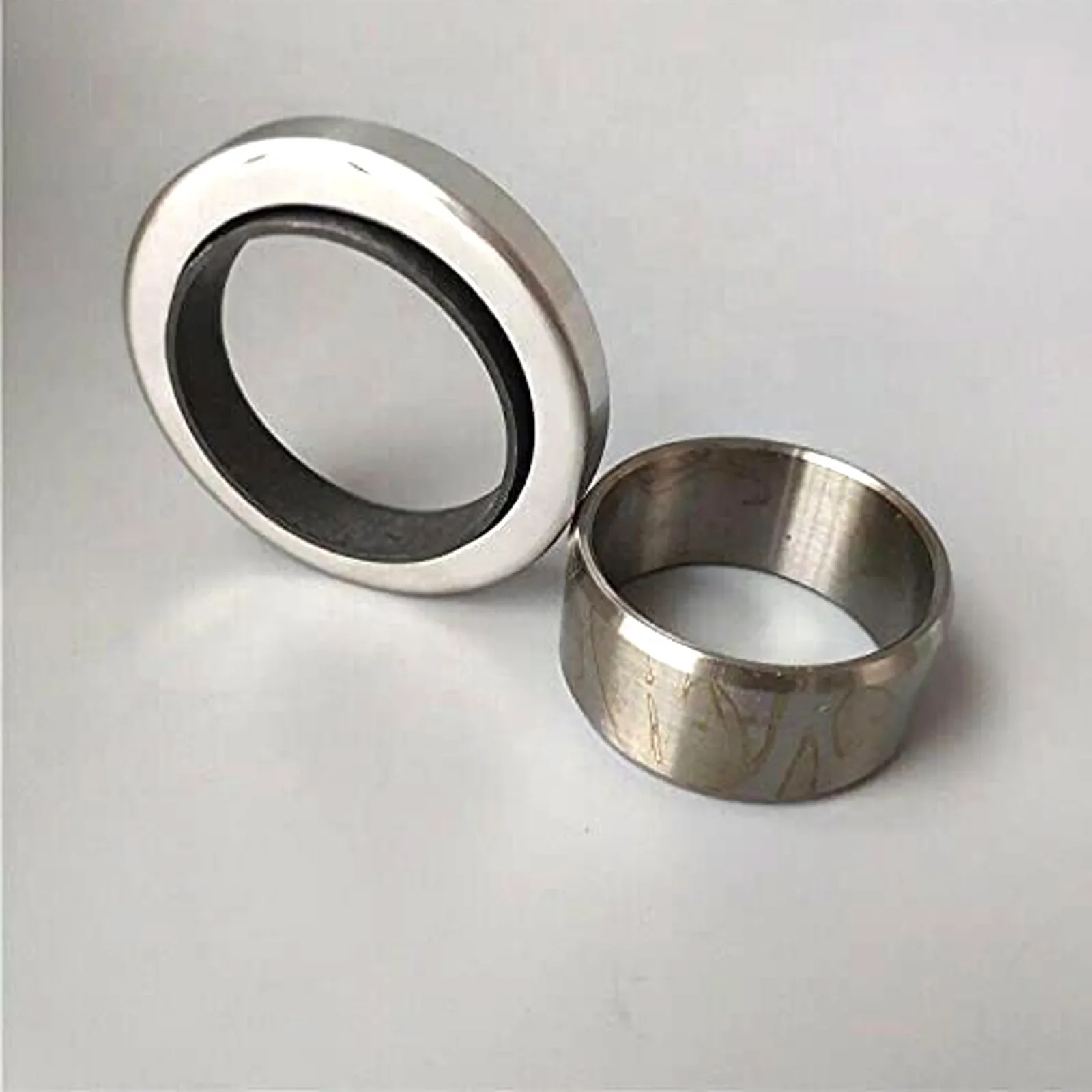 Oil Seal + Bushing Fits Atlas Copco Air Compressor 2901191100