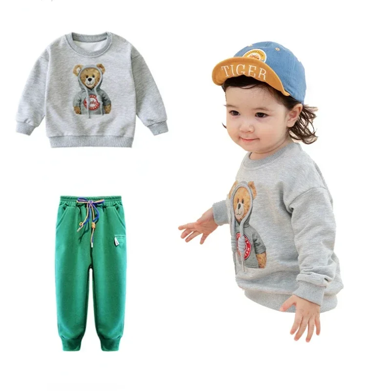 Conjunto de ropa de otoño para bebé, niña y niño, sudadera deportiva con oso de dibujos animados, Top y pantalones con botones, traje de dos piezas,