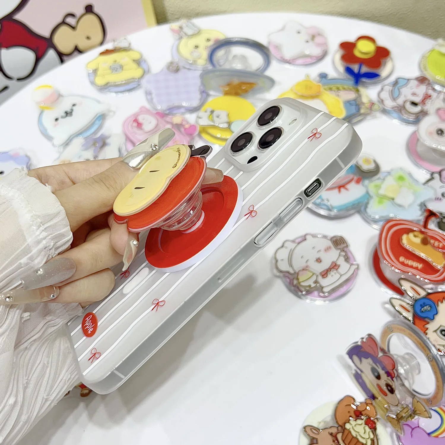 

Interesting Pattern Magnetic Airbag Bracket Suitable for iPhone Magnetic Phone Grip Support Magnetic Phone Bracket