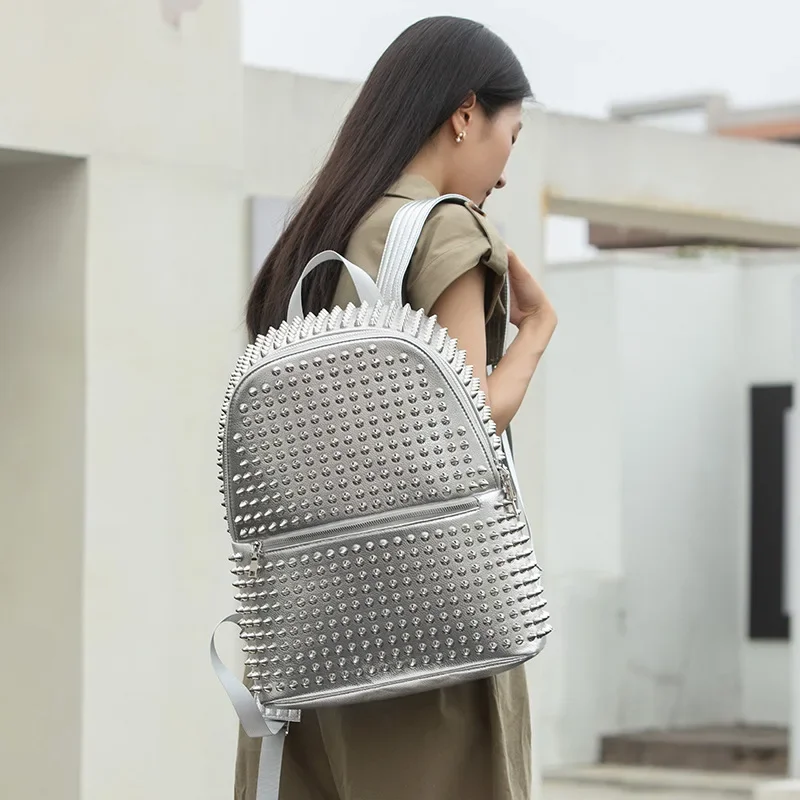 1pcs Rivet Backpack Women's Large Capacity Fashion High-end 2025 New Niche Design Fashion Trend PU Large Backpack