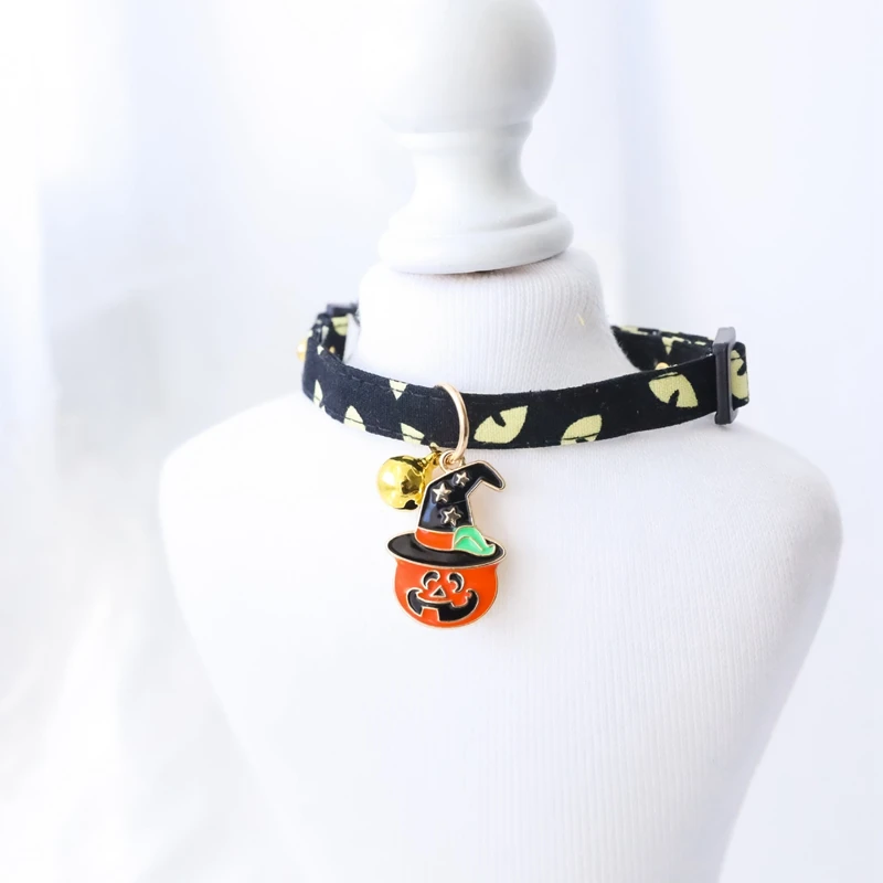 Halloween Themed Pet Cat Collar Triangle Scarf Tie Bow Pet Dog Collar With Pumpkin Bell Cat Necklace Pet Festival Accessories