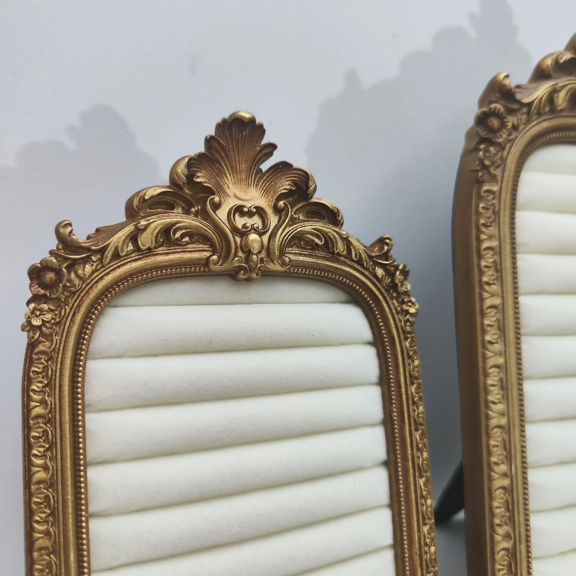 

Vintage Photo Frame Jewelry Organizer, Velvet Display with Wall Mount for Rings Earrings Necklace, Flat Lay Background Home Deco