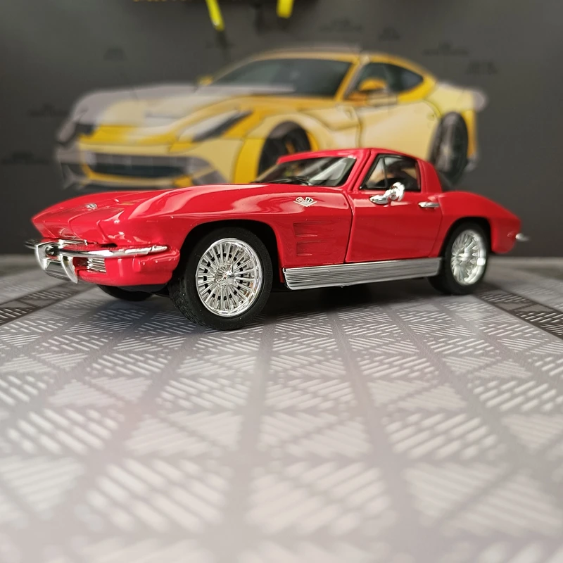 modelo-de-carro-chevrolet-corvette-c2-em-liga-metalica-escala-1-32-com-portas-e-capo-do-motor-que-podem-ser-abertos-ricos-em-detalhes-finamente-trabalhados