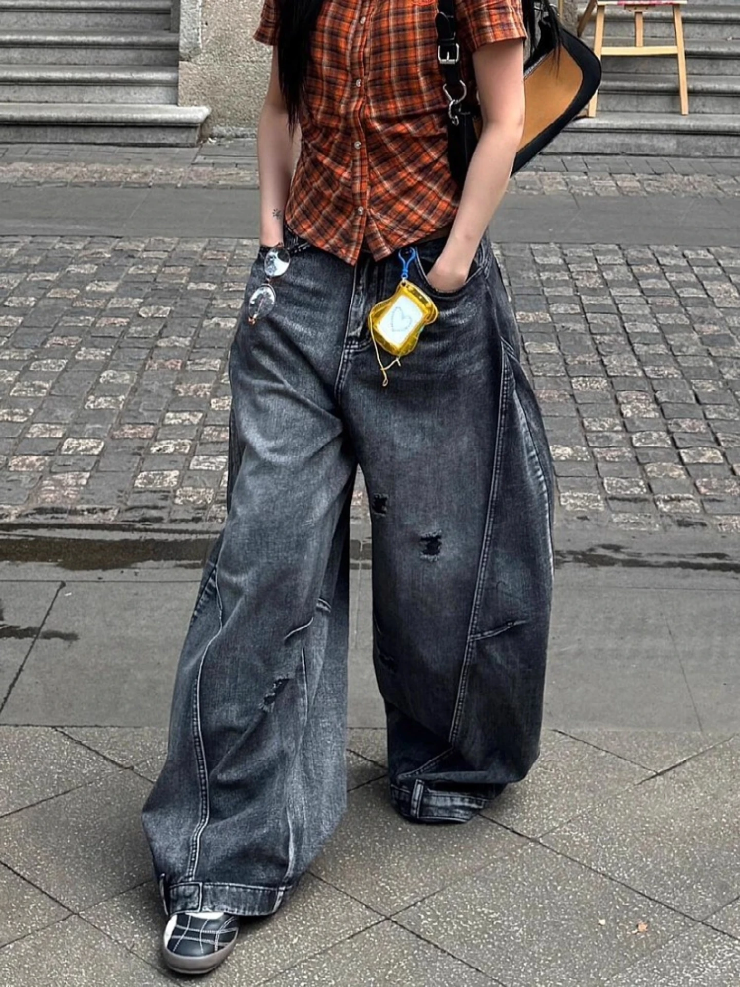 

Свободные женские джинсы с высокой талией и прямыми штанинами, в американском стиле, модный бренд, крутой уличный стиль, рваные джинсы с эффектом «ножевого» разрыва