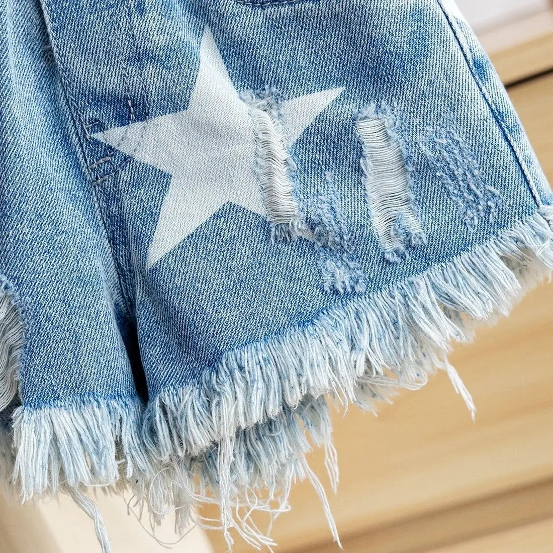 2026 Summer New Girls Trendy Brushed Ripped Jeans Baby Girl Korean Star Print Denim Shorts