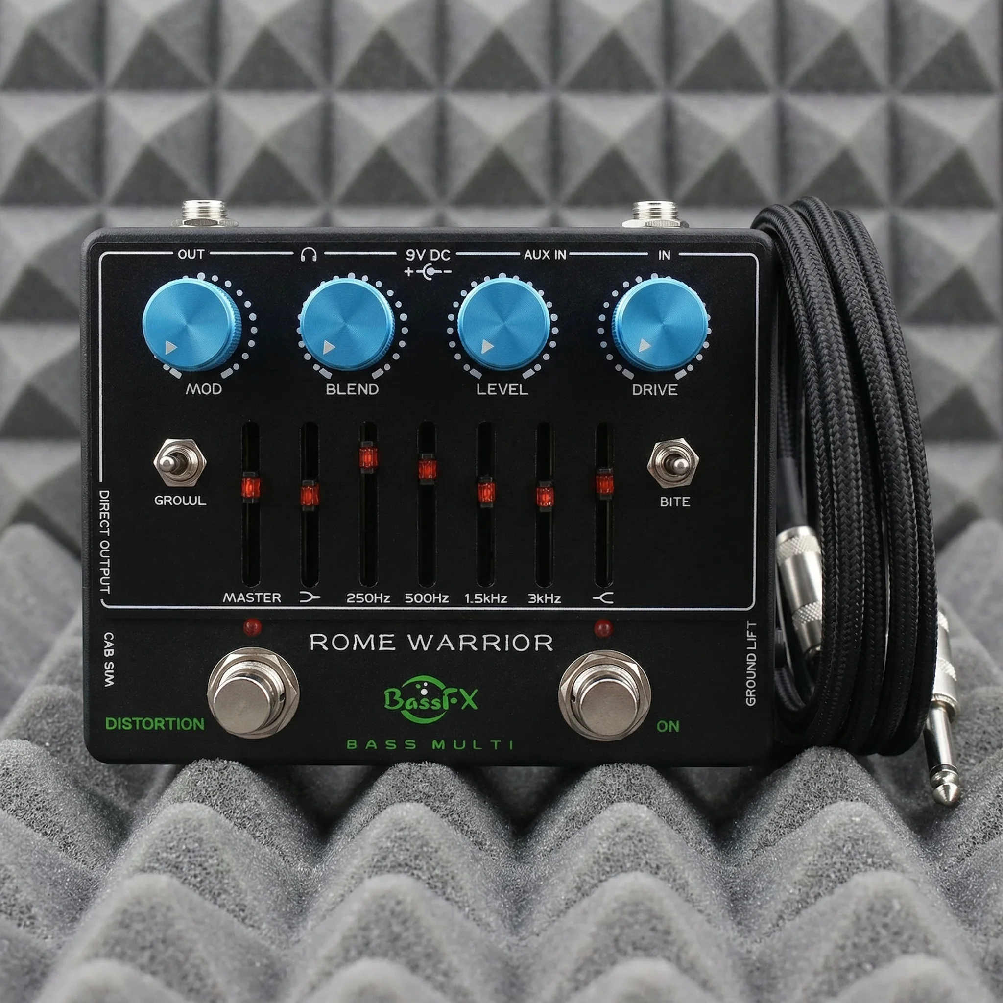 

Fanmuzk Rome Warrior Professional Bass Pedal Preamp with 6-Band Graphic Equalizer Headphone out And Aux-In for Electric Bass