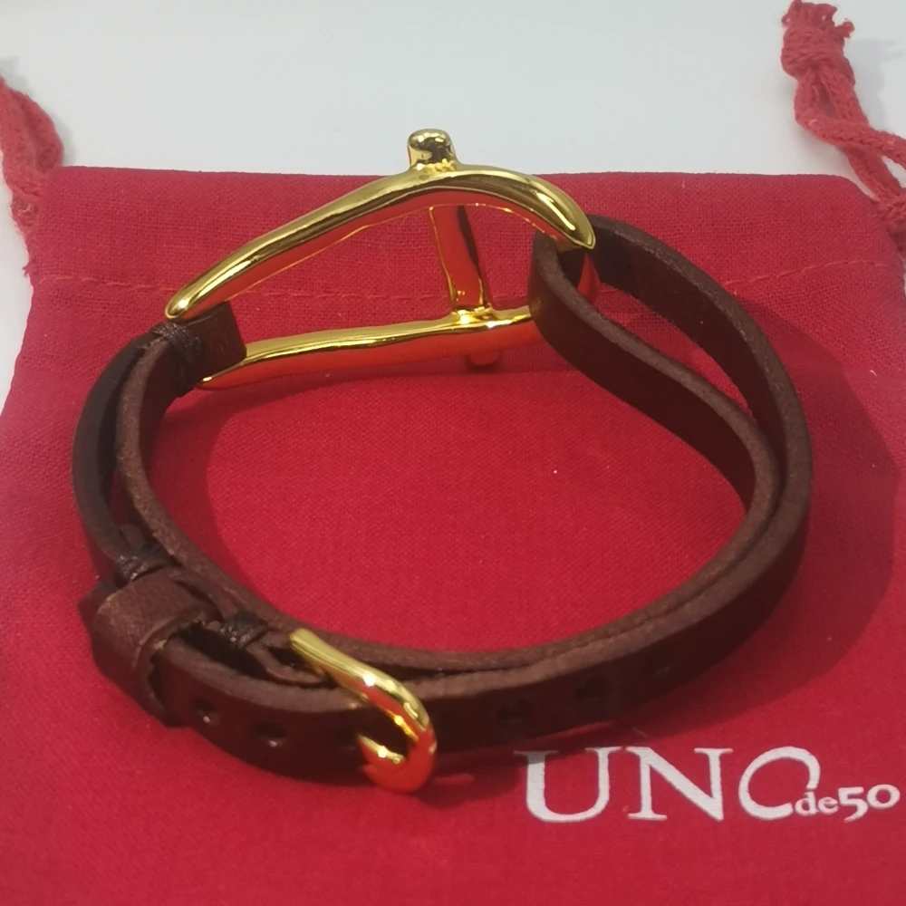 2024 New Spain UNOde Retro Metallic Gold Geometric Cowhide Rope Bracelet Couple Essential Decorative Jewelry Gift Bag