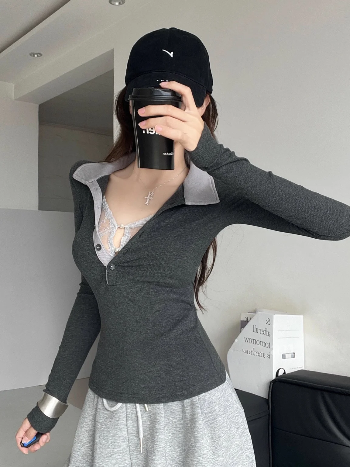 Haut femmes coupe ajustée longue Sve tricot T-shirt dentelle Patchwork faux deux pièces décontracté Sle coton mélange tissu