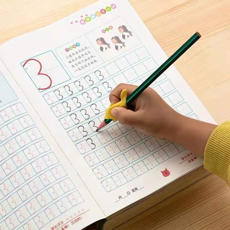 32 Pages / Book of Children's Addition and Subtraction Learning Math Students Handwriting Preschool Mathematics Exercise Books