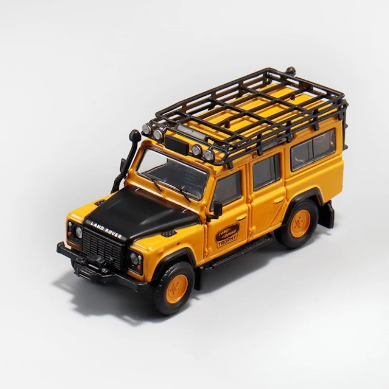 Master 1/64 Land Rover Defender 110 Pure Black accessory version simulation alloy car model