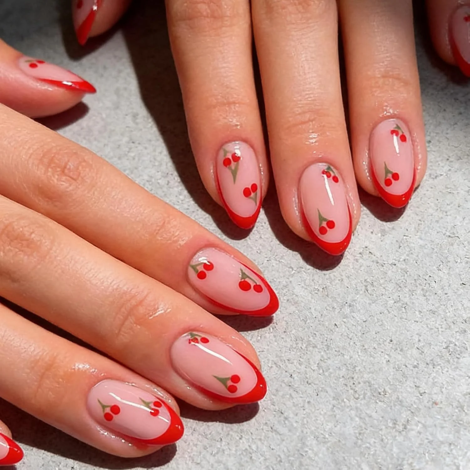 24PCS Red French-Edge Short Oval False Nails With Cherry Design And Reusable Acrylic False Nails Are Suitable For Daily Wear