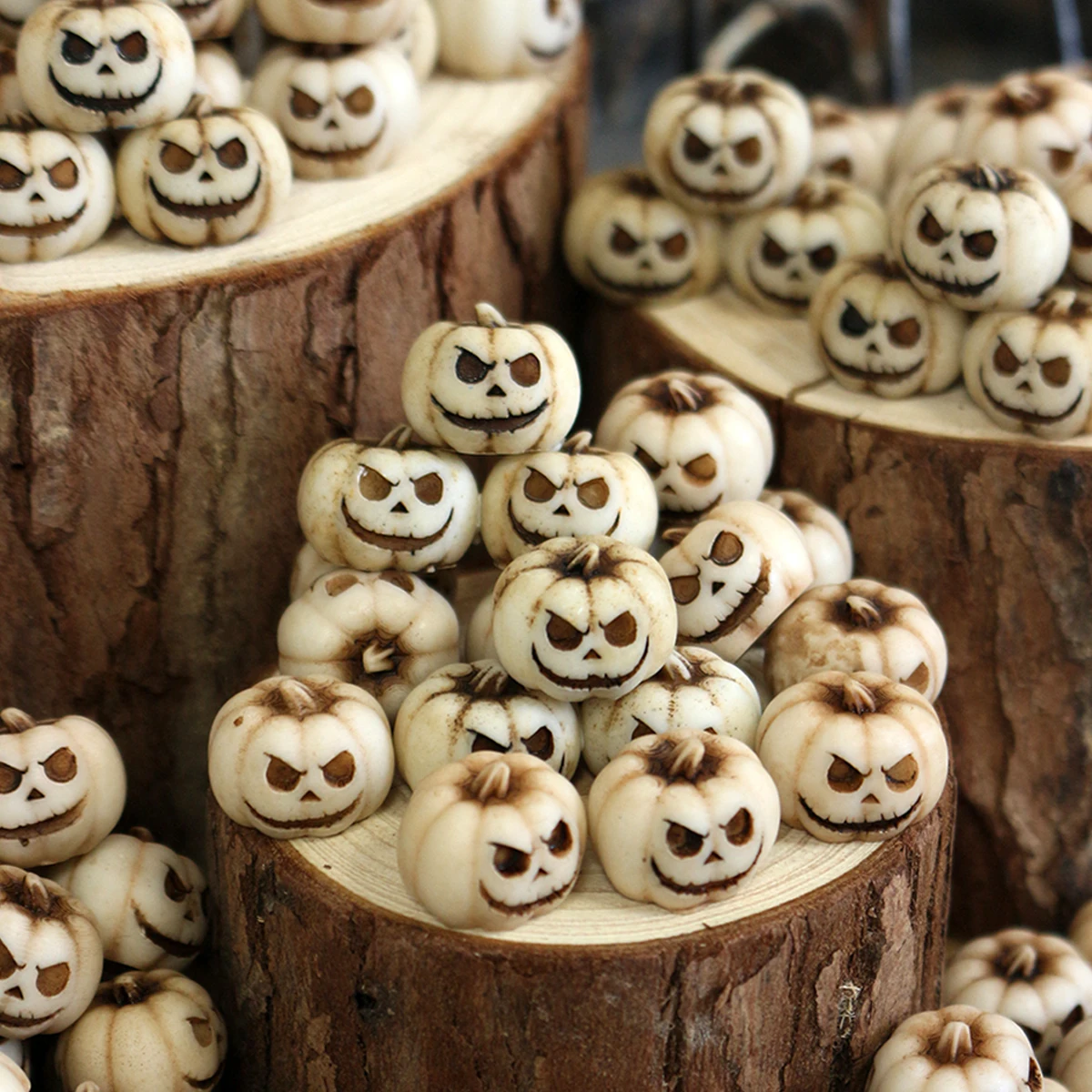 20PCS Mini Halloween Pumpkin Figurines, Funny Skull Face Pumpkin Resin Miniatures, Fairy Garden Accessories, Dollhouse Micro Lan