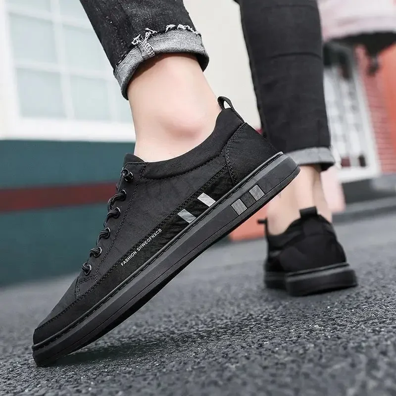 Men Vulcanized Shoes 2024 New Autumn Casual Sports Lightweight Vulcanized Versatile Flat Soled Lace Thick Soled Canvas Men Shoes