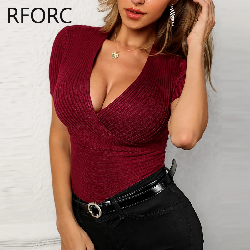 Blusa básica a rayas para mujer, Top de manga corta con cuello en V profundo, 2023