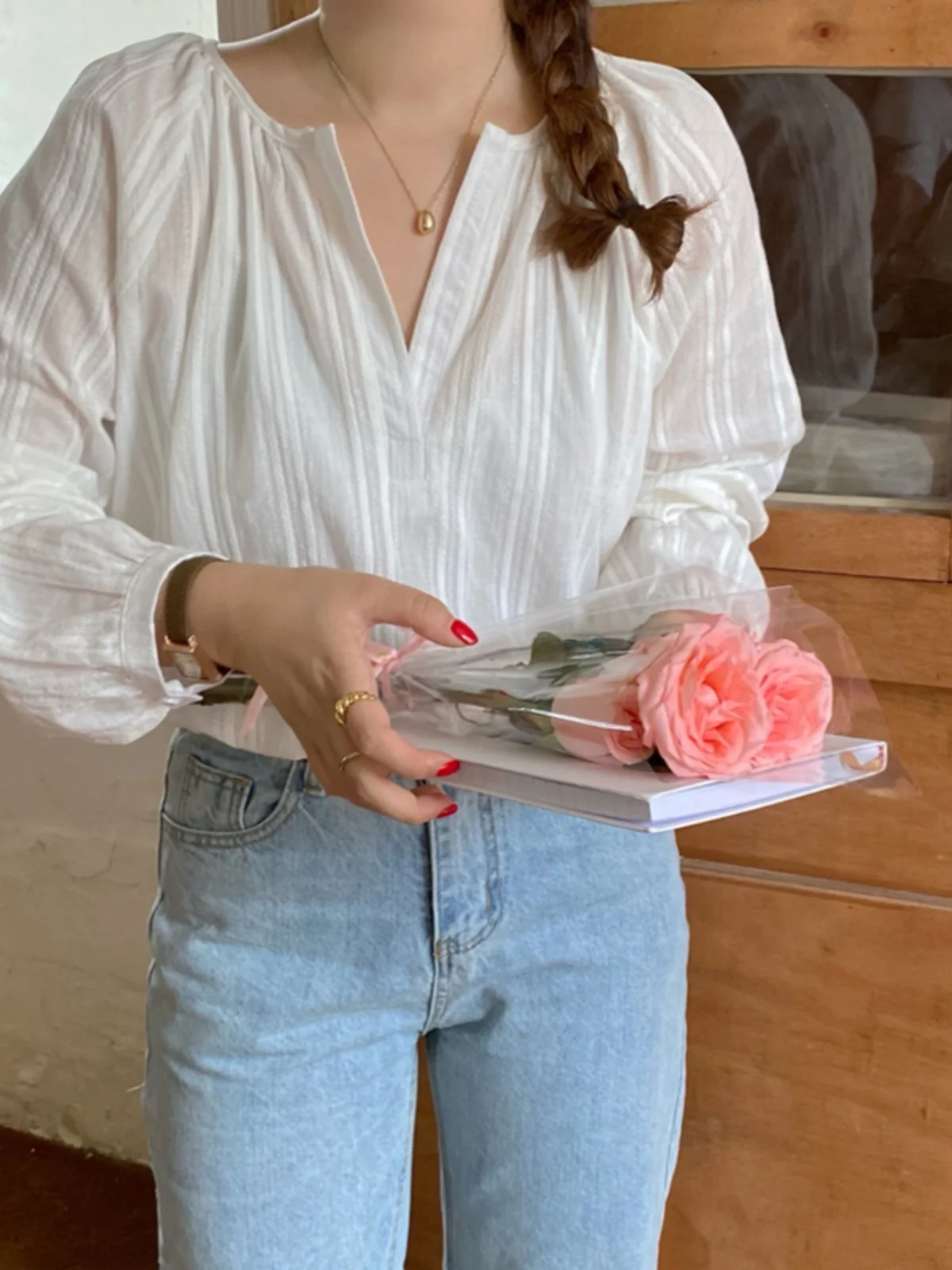 

Ele Versatile Long Sve V-Ne Slimming Sun Protection irt Women's Design Loose Overhead White Top Korean Sle Commute