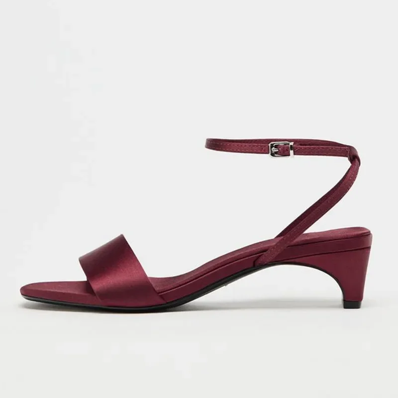 Sandales de luxe à talons chaton en Satin pour femmes, bout ouvert, boucle à la cheville, chaussures de vacances, concises, mode, chaussures de Banquet à talons
