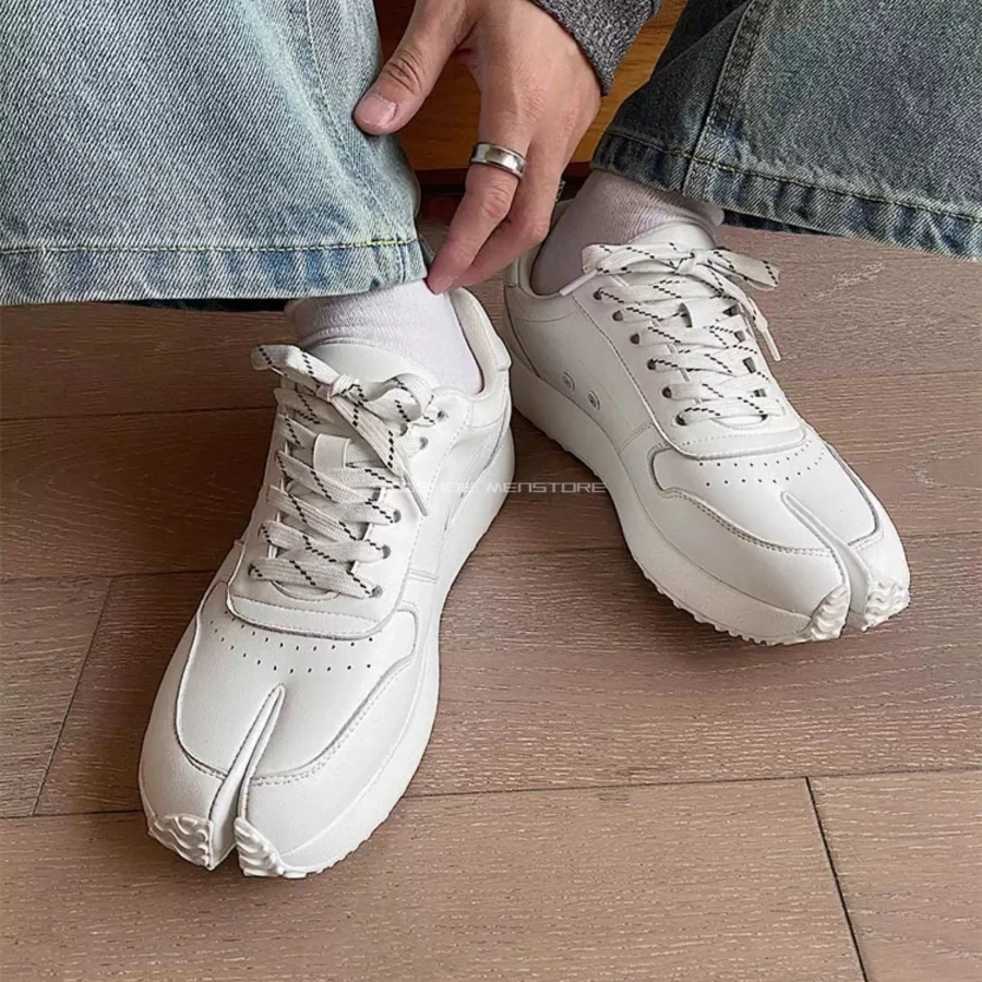 

Split Toe Leather Sneakers Lace Up Thick Bottom Casual Walking Shoes for Men and Women Black White Fashion Daily