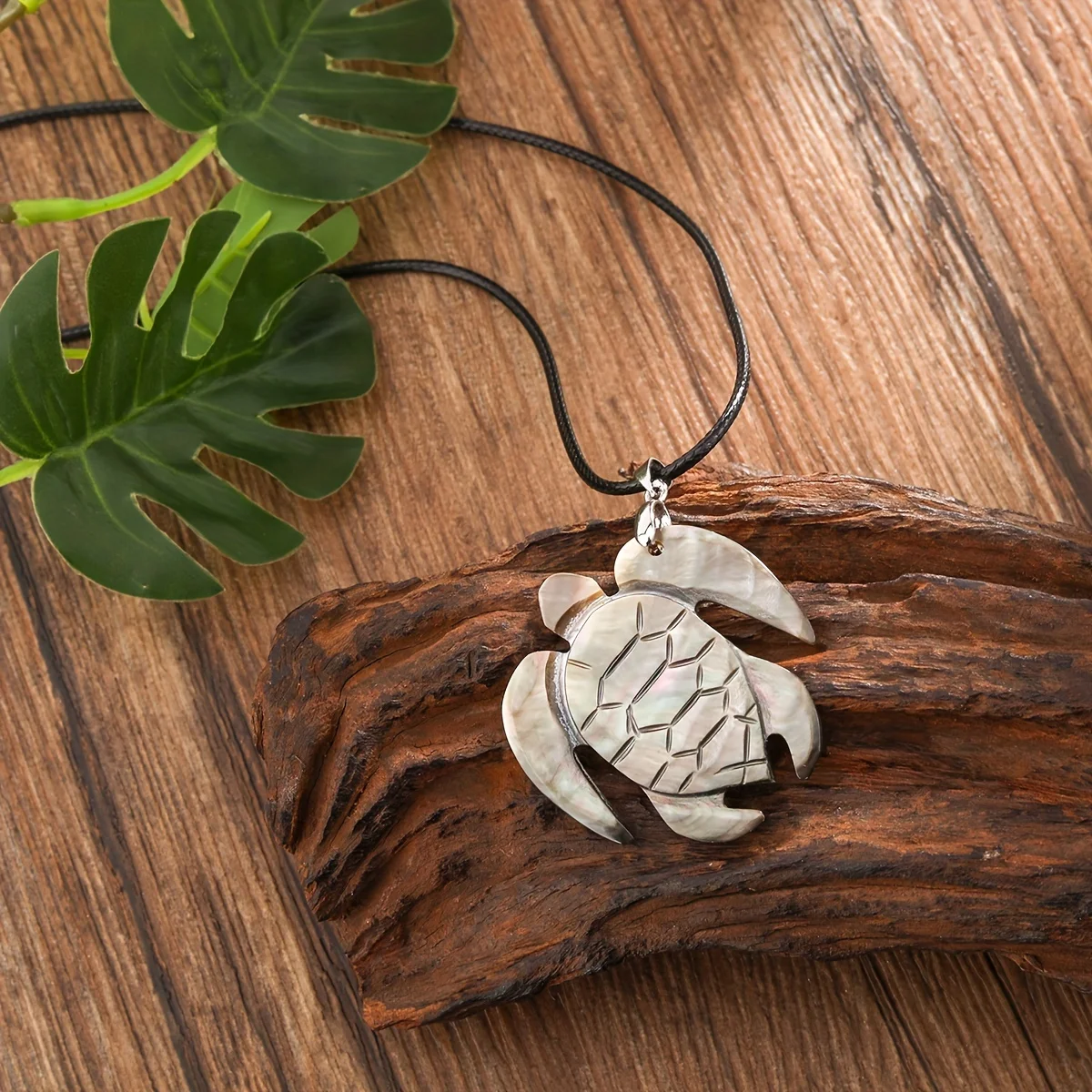 Mother of Pearl Turtle Monstera Leaf New Zealand Maori Fish Hook Pendant with PU Leather String Hawaiian Polynesia Jewellery