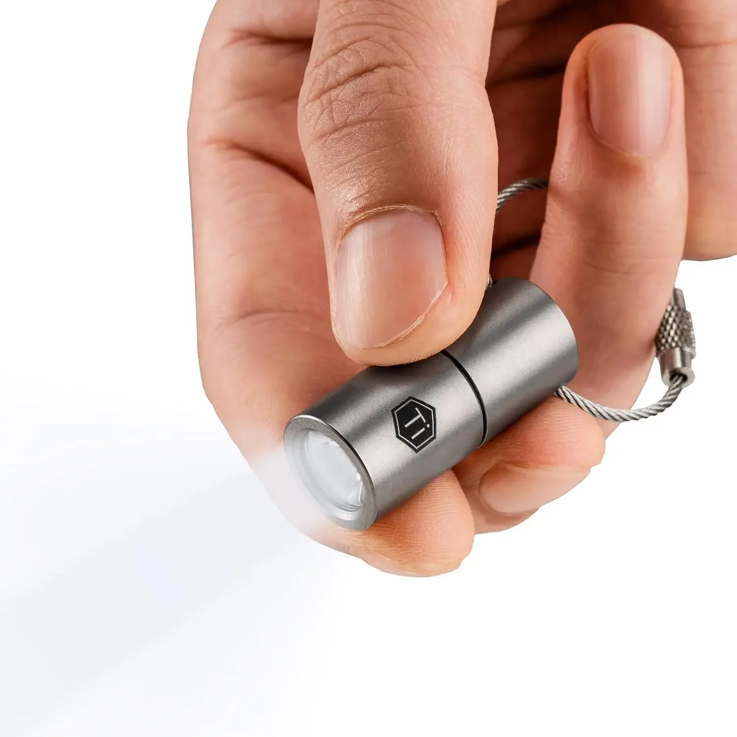 Фонарик KeyUnity KF03 Titanium Nano, на батарейке LR44, 100 люмен, 5 Вт, светодиодный, на брелоке