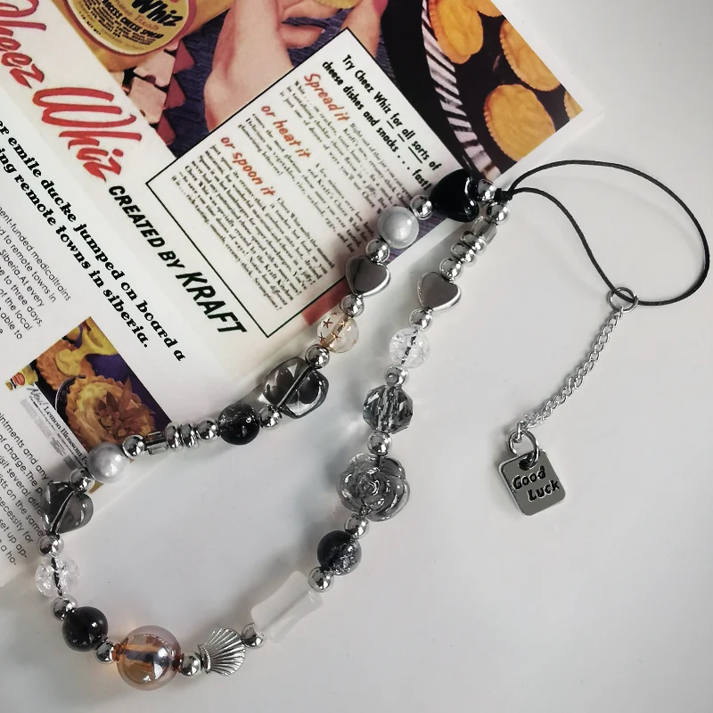 سلسلة سحر الهاتف المحمول العالمية الرجعية ، قلادة الكاميرا القصيرة ، حالة الهاتف الإناث ، مكانة باردة ، الأسود والأبيض ، الحبل ، الحلو