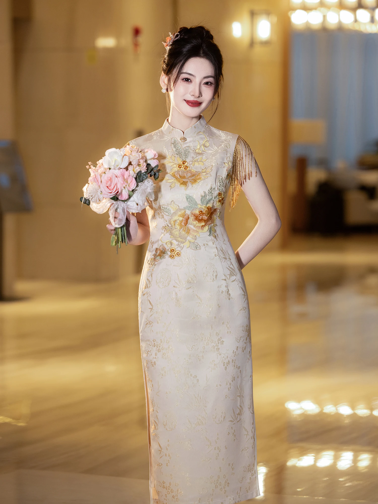 

Элегантное женское длинное платье-ципао цвета шампань для помолвки и церемонии возвращения домой, новинка лета 2026 года