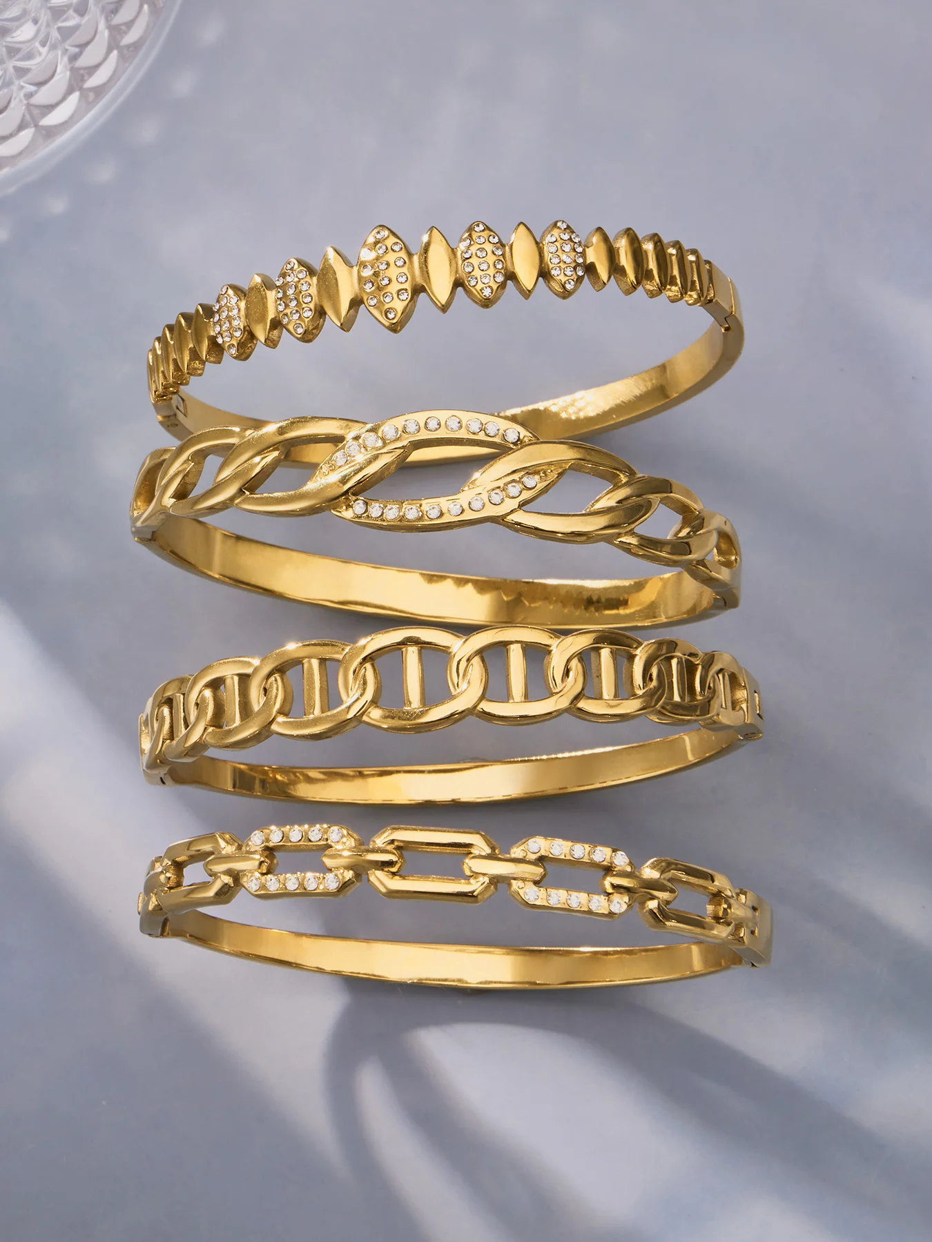 Zierliche Edelstahl-Armreifen für Frauen 18k Vergoldete Verschlungene Armreifen Armbänder Geometrisches Ästhetisches Armband – Detail 10