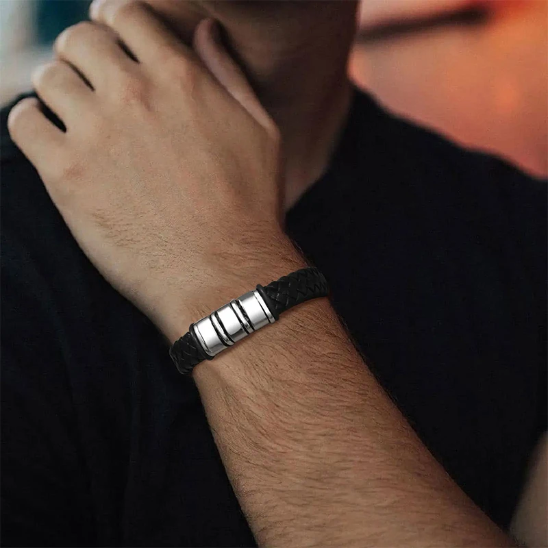 Custom Men Name Bracelets with 2-6 Names Engraved Personalized Leather Braid Bracelets with Family Names Gifts for Dad Father