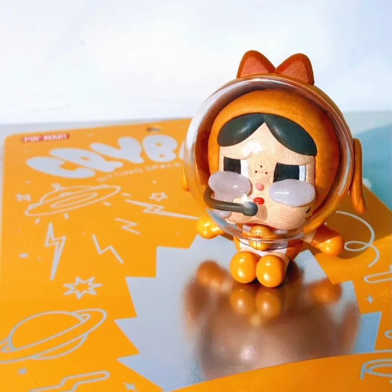 Echte Popmart Crybaby Space Cat Orange Figur Niedliche Puppe Trendiges Spielzeug Desktop Ornament Geburtstagsgeschenk Kawaii Modell Garage Kit