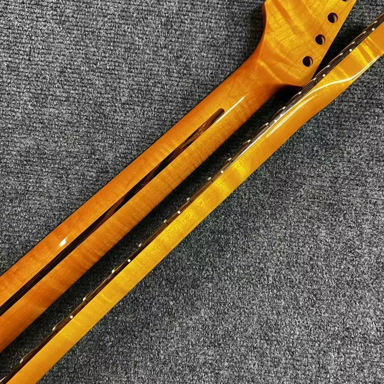 Flame pattern ST Vintage21F guitar neck made of Canadian maple and rose wood fingerboard 56mm suitable for ST guitar