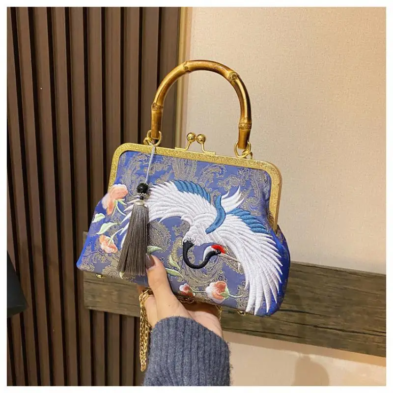 

Жаккардовый женский клатч в китайском стиле с вышивкой и кисточкой, модная сумка для свадьбы и вечера, элегантная сумка через плечо