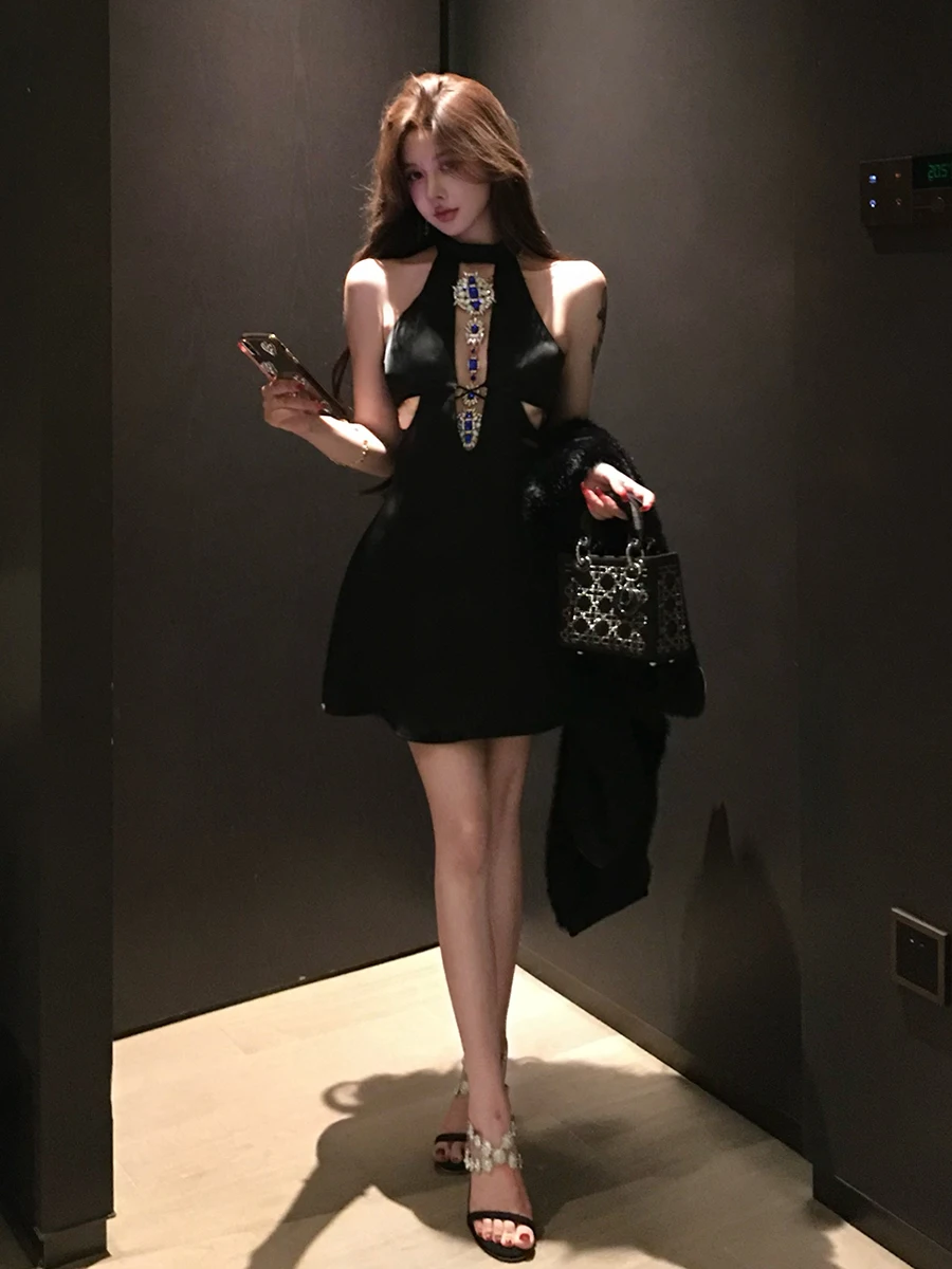 RORORIRI-vestido negro con cadena de diamantes de imitación para mujer, minivestido sin mangas con hombros descubiertos y cinta recortada, ropa de fiesta de noche Retro