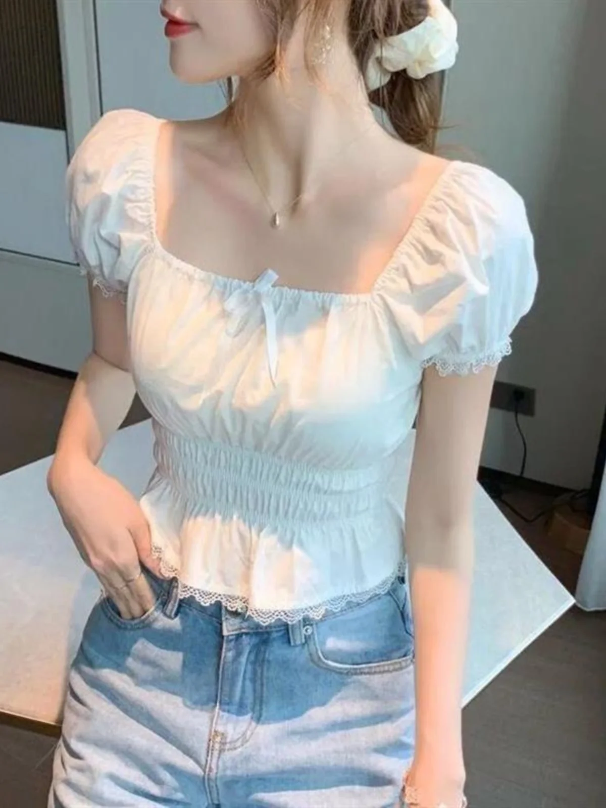 French Style Lace Bubble Sleeve Pleated Shirt Women's Tight Fit Short Waist Cinched Short Sleeve Trendy Summer Top